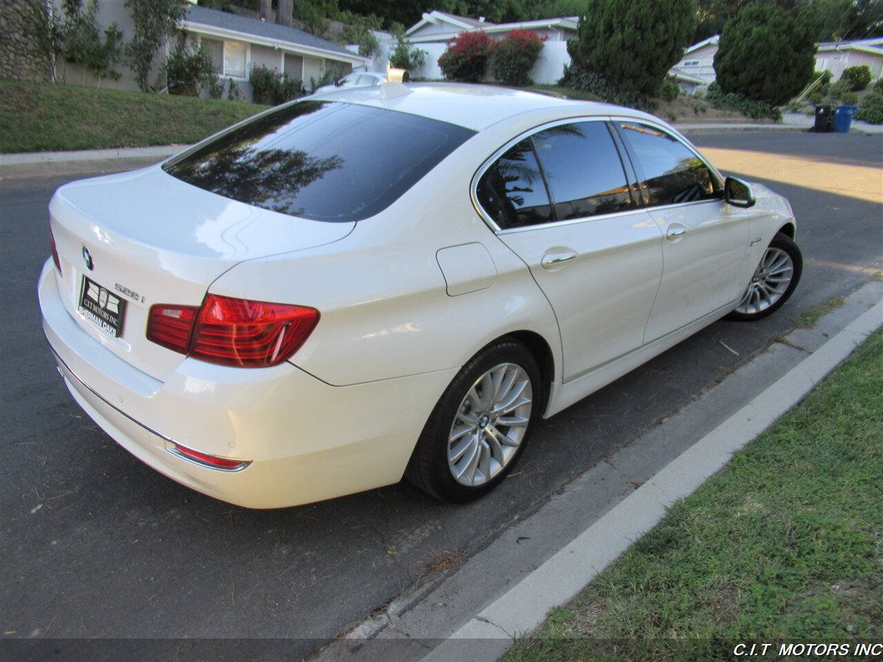 2014 BMW 528i   - Photo 6 - Sherman Oaks, CA 91423