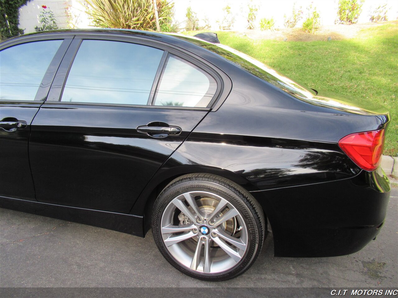 2013 BMW 328i   - Photo 41 - Sherman Oaks, CA 91423