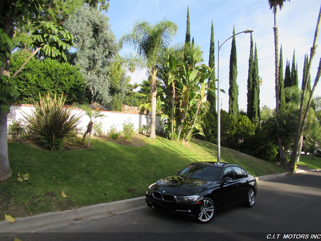 2013 BMW 328i   - Photo 2 - Sherman Oaks, CA 91423