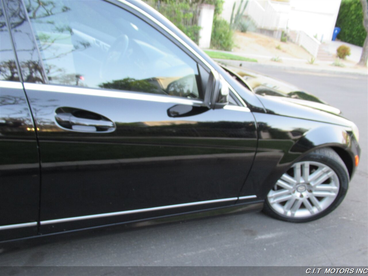 2009 Mercedes-Benz 4D   - Photo 26 - Sherman Oaks, CA 91423