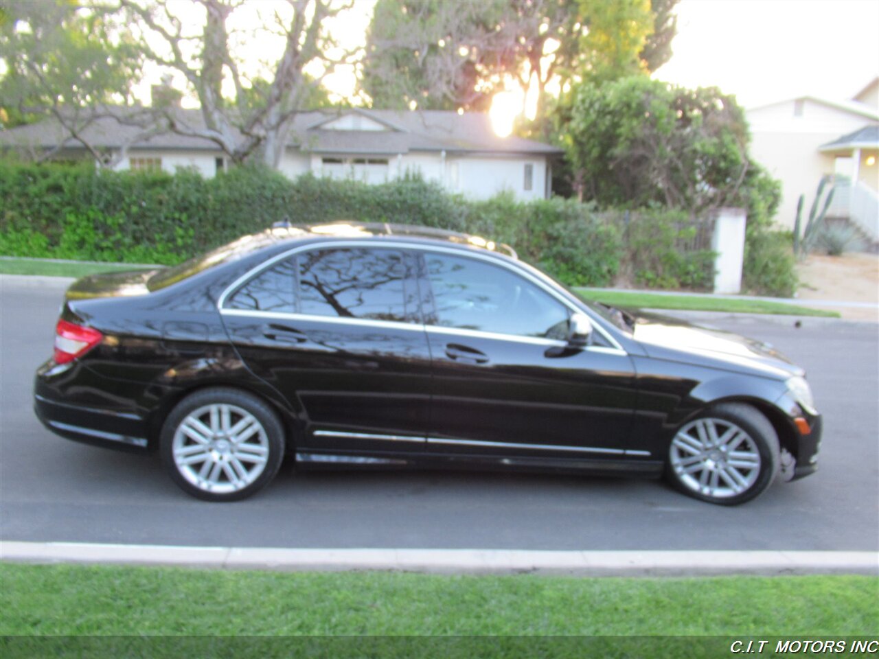 2009 Mercedes-Benz 4D   - Photo 6 - Sherman Oaks, CA 91423