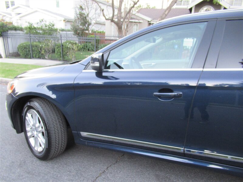 2014 Volvo XC60 3.2 Premier   - Photo 39 - Sherman Oaks, CA 91423