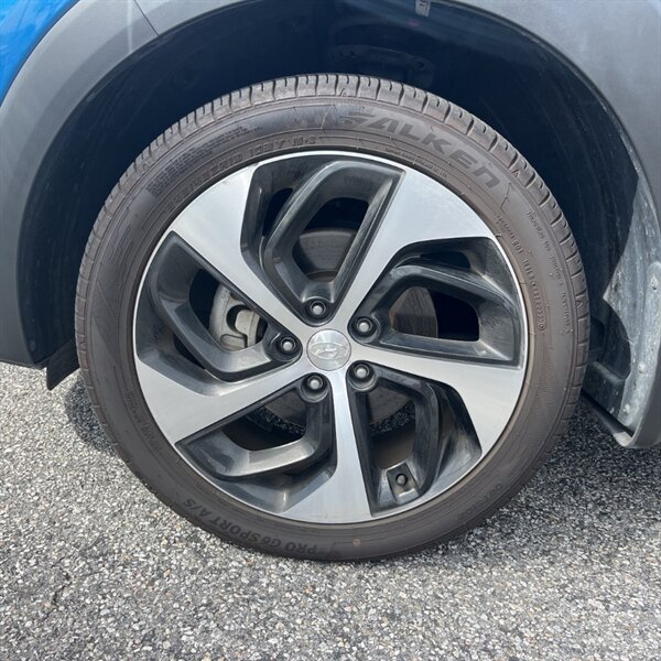 2018 Hyundai TUCSON Value   - Photo 13 - Sherman Oaks, CA 91423