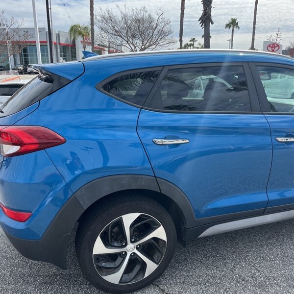 2018 Hyundai TUCSON Value   - Photo 6 - Sherman Oaks, CA 91423