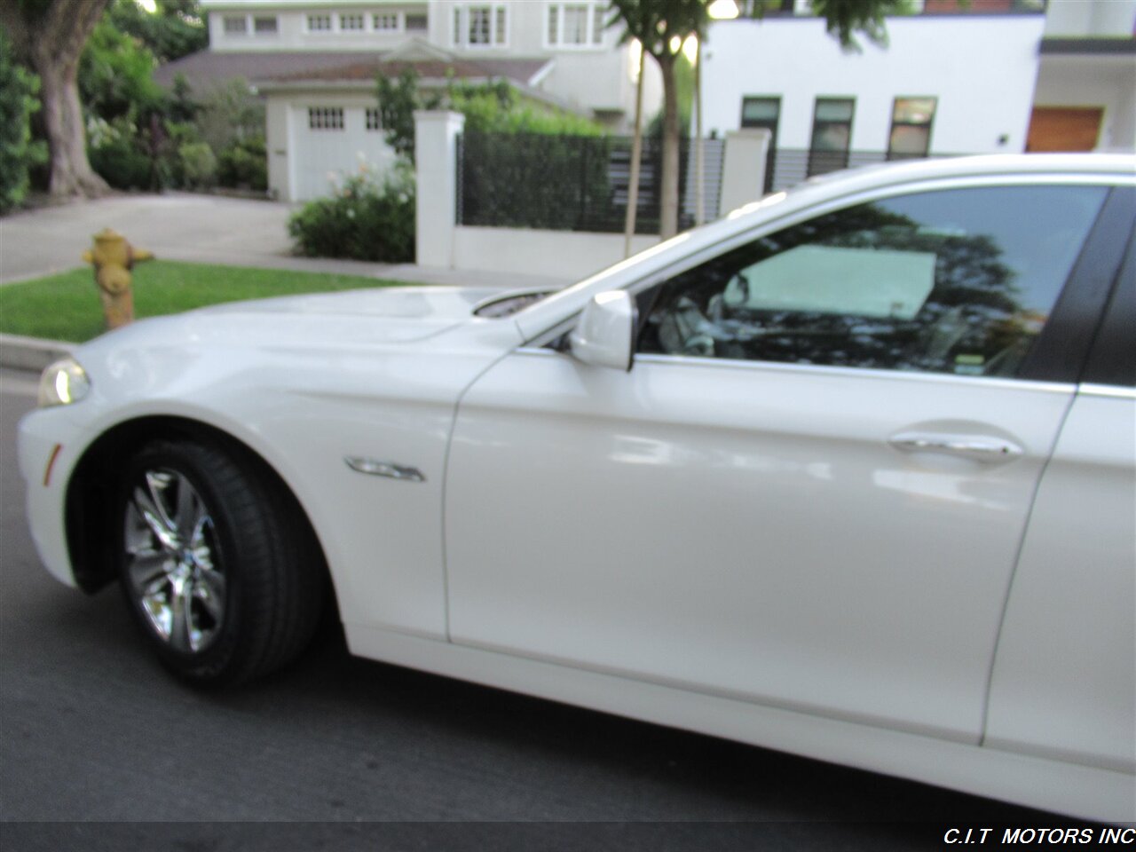 2013 BMW 528i   - Photo 35 - Sherman Oaks, CA 91423