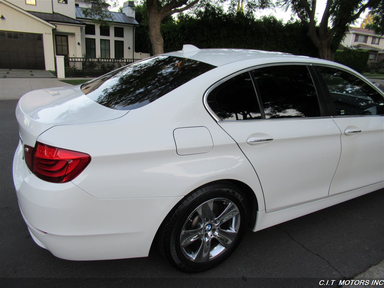 2013 BMW 528i   - Photo 33 - Sherman Oaks, CA 91423