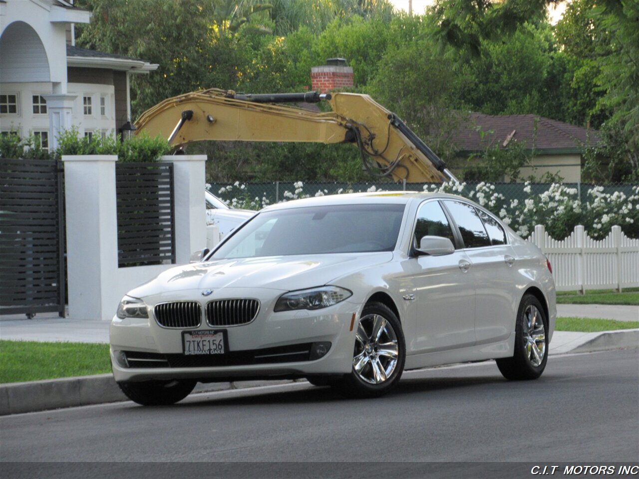 2013 BMW 528i   - Photo 5 - Sherman Oaks, CA 91423