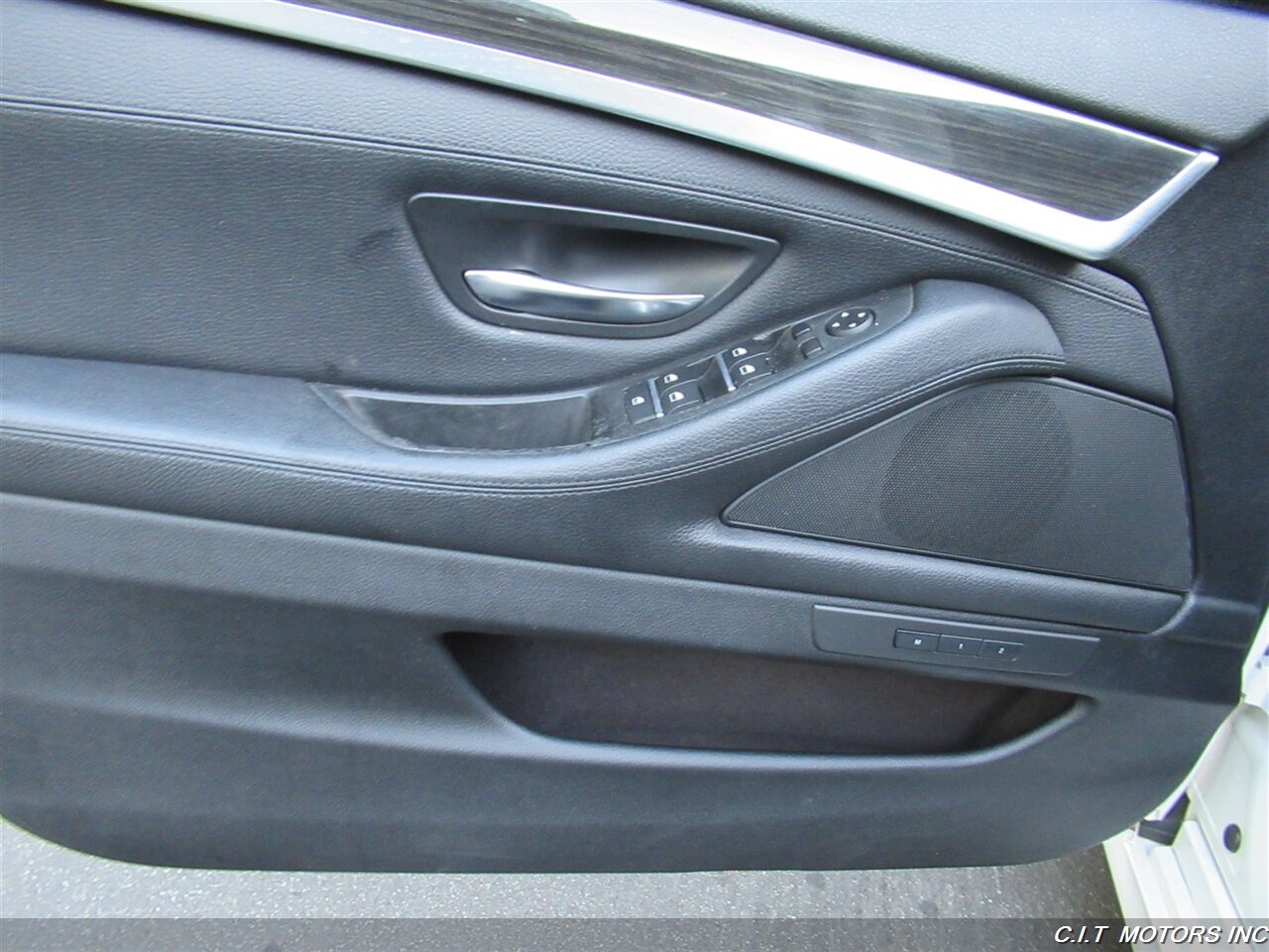 2013 BMW 528i   - Photo 13 - Sherman Oaks, CA 91423