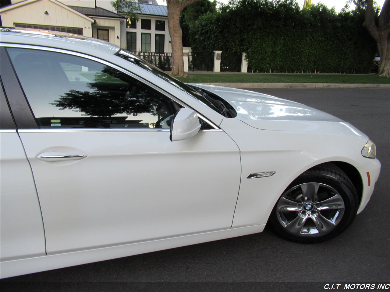 2013 BMW 528i   - Photo 32 - Sherman Oaks, CA 91423