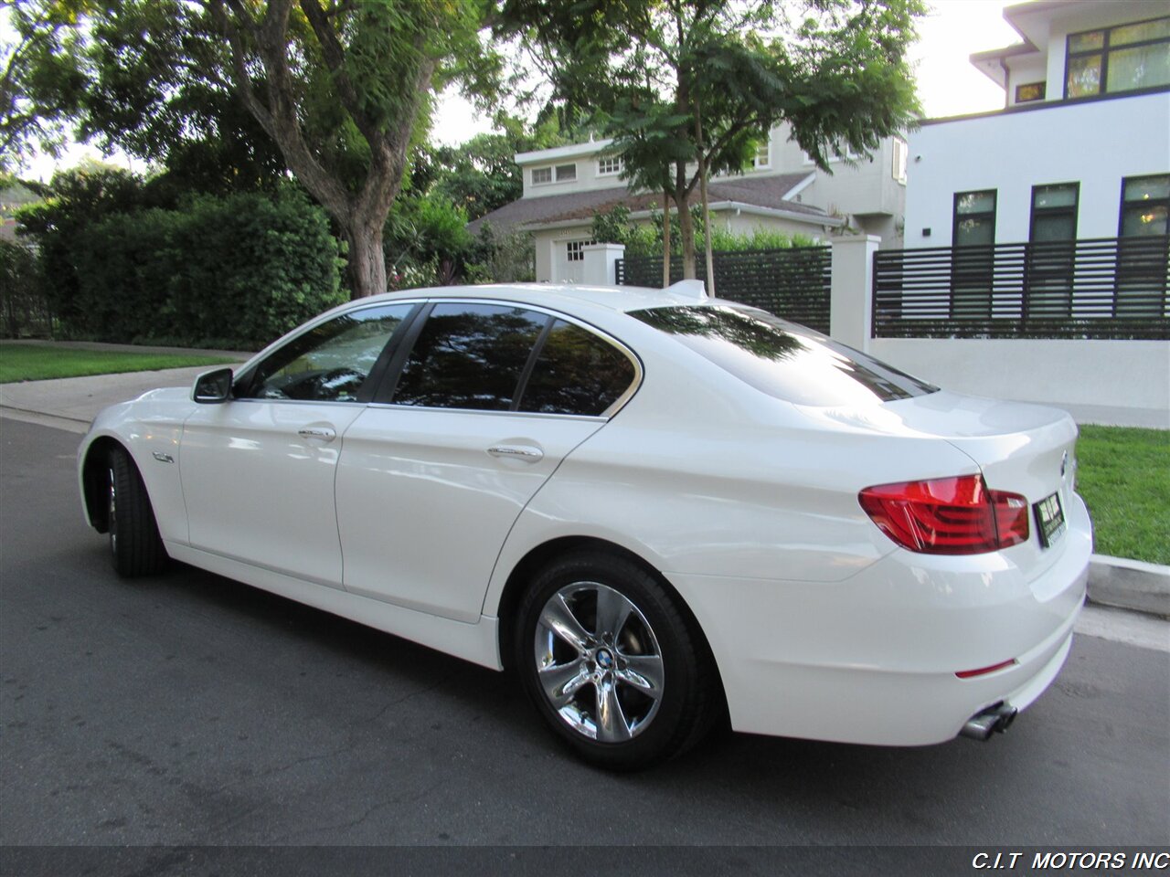 2013 BMW 528i   - Photo 9 - Sherman Oaks, CA 91423