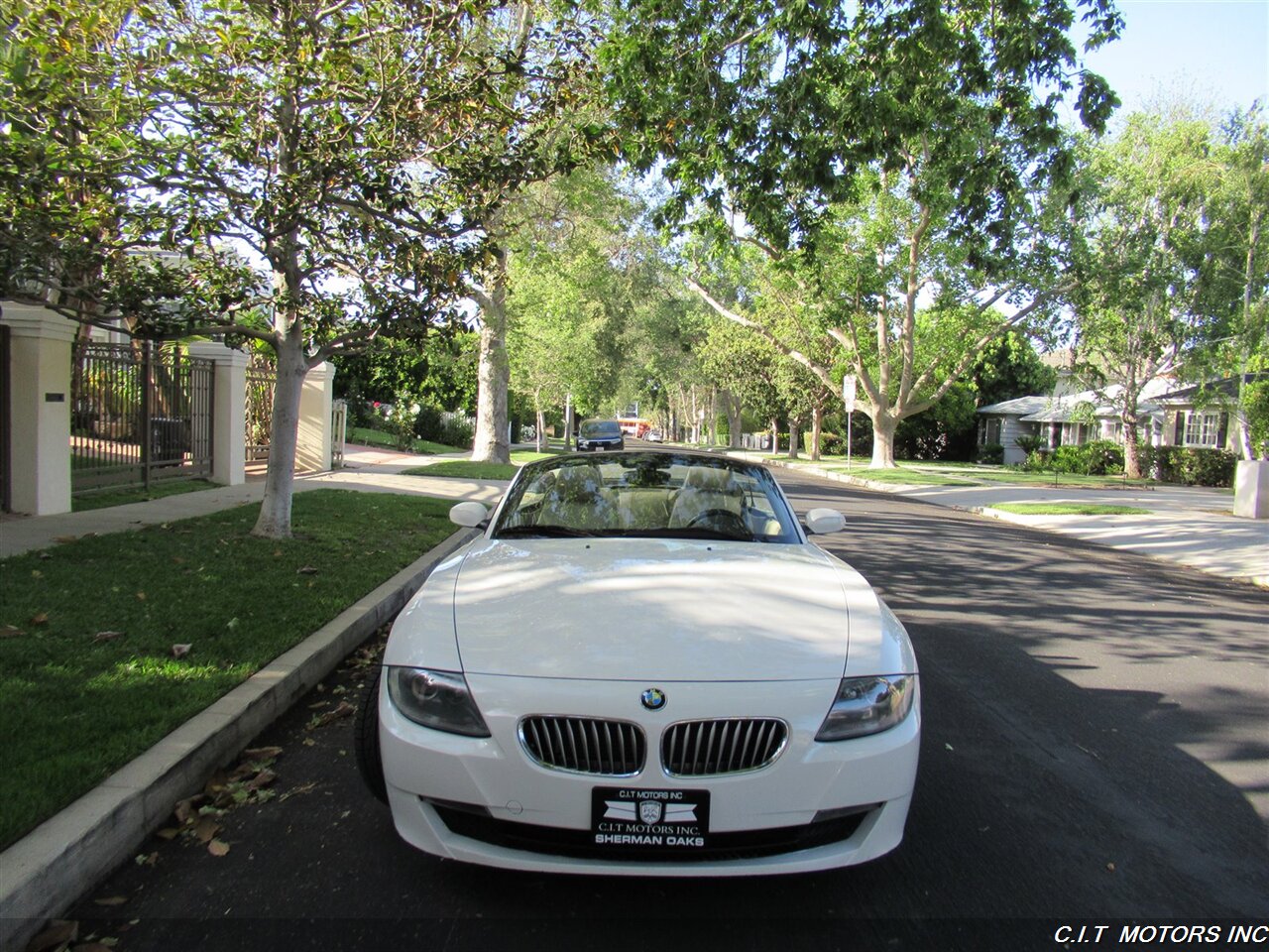 2008 BMW Z4 3.0i   - Photo 2 - Sherman Oaks, CA 91423