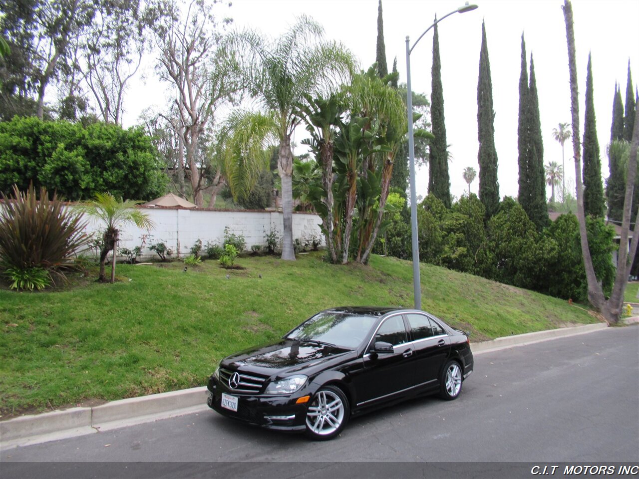 2013 Mercedes-Benz C 250 Sport   - Photo 2 - Sherman Oaks, CA 91423
