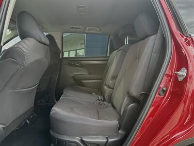 2022 Toyota Highlander LE   - Photo 4 - Yuma, AZ 85364