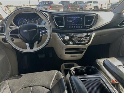 2018 Chrysler Pacifica Limited   - Photo 2 - Yuma, AZ 85365