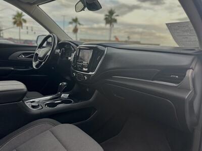2020 Chevrolet Traverse LT Cloth   - Photo 6 - Yuma, AZ 85365
