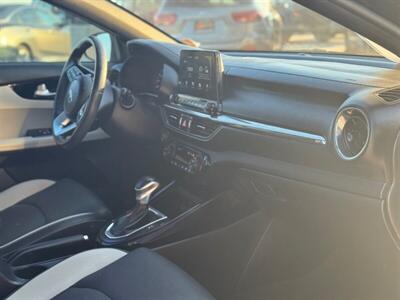 2020 Kia Forte EX - Photo 3 - Yuma, AZ 85364