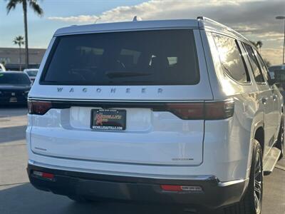 2022 Jeep Wagoneer Series III - Photo 9 - Yuma, AZ 85364