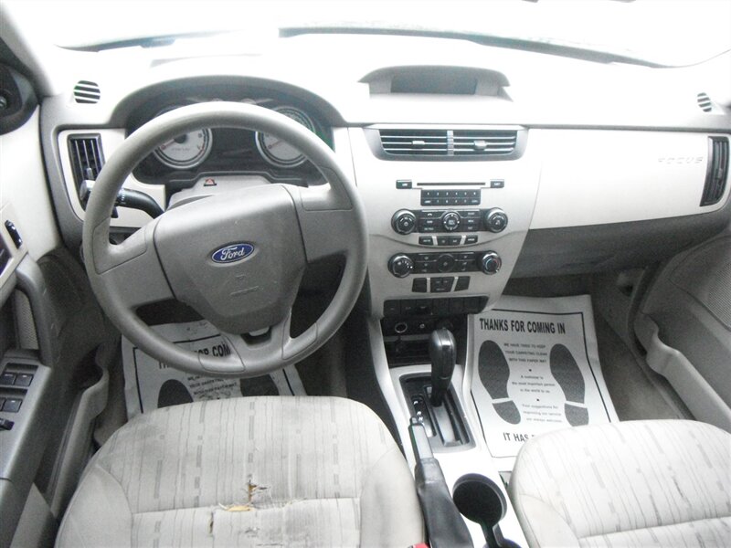 2008 Ford Focus SE photo