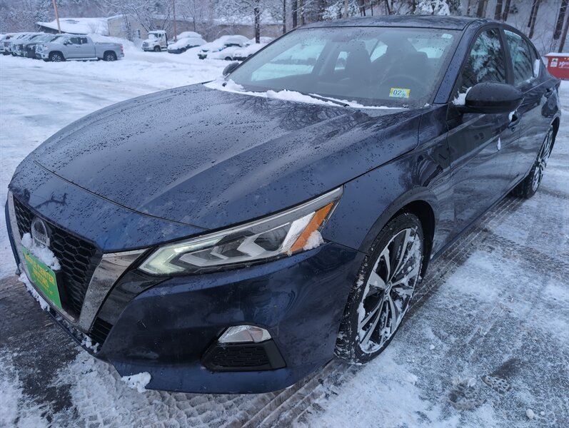 2021 Nissan Altima 2.5 SR   - Photo 1 - St. Johnsbury, VT 05819