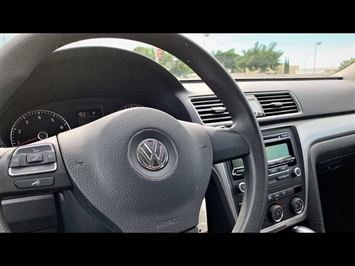 2014 Volkswagen Passat S PZEV  SUPER LOW MILES!  PREFERRED MODEL! RARE FIND ! - Photo 9 - Honolulu, HI 96818