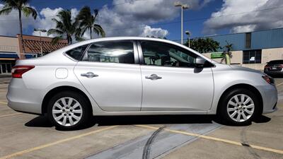2018 Nissan Sentra S  MIDSIZE COMFORT ! GAS SAVER ! - Photo 5 - Honolulu, HI 96818