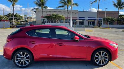 2018 Mazda Mazda3 Touring  LUXURY BEAUTY & STYLE! - Photo 5 - Honolulu, HI 96818
