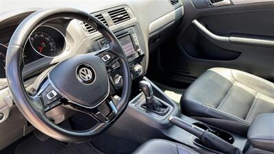 2015 Volkswagen Jetta SE PZEV  PREFFERED SE MODEL ! AMAZING ! - Photo 9 - Honolulu, HI 96818