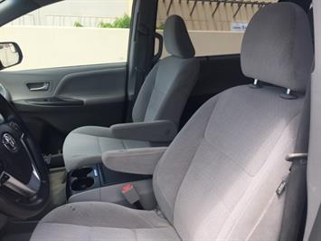 2015 Toyota Sienna LE 8-Passenger  TOYOTA RELIABLE QUALITY - Photo 19 - Honolulu, HI 96818