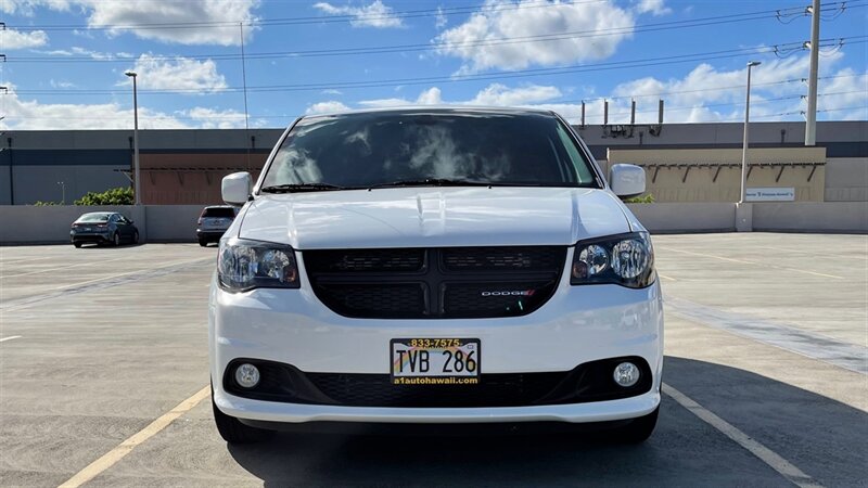 2019 Dodge Grand Caravan SE Plus photo