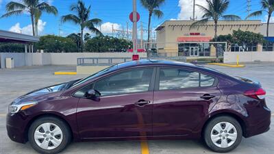 2017 Kia Forte LX   *WE FINANCE*  SPORTY GAS SAVER! - Photo 2 - Honolulu, HI 96818
