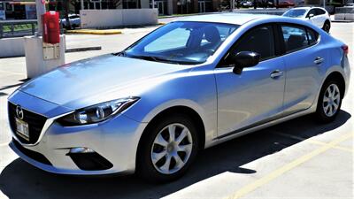 2015 Mazda Mazda3 i SV   *WE FINANCE*  STYLE & BEAUTY  GAS SAVER! - Photo 1 - Honolulu, HI 96818