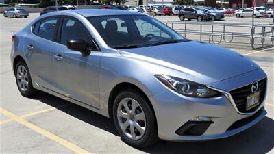 2015 Mazda Mazda3 i SV   *WE FINANCE*  STYLE & BEAUTY  GAS SAVER! - Photo 6 - Honolulu, HI 96818