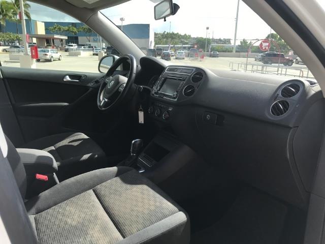 2015 Volkswagen Tiguan SUV 5 SEATER  LOW MILES photo