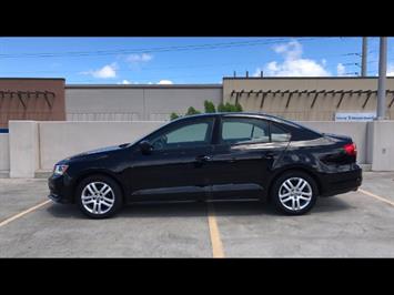 2015 Volkswagen Jetta LowMiles 5spd Manual; A Unique Hard to Find Model!  VERY VERY AFFORDABLE ! LOW LOW MILES ! - Photo 2 - Honolulu, HI 96818