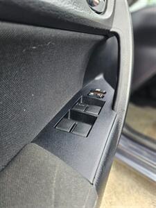 2017 Toyota Corolla LE  RELIABLE & AFFORDABLE GAS SAVER ! - Photo 12 - Honolulu, HI 96818