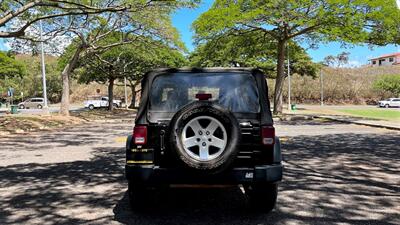 2015 Jeep Wrangler Freedom Edition  4X4! - Photo 4 - Honolulu, HI 96818