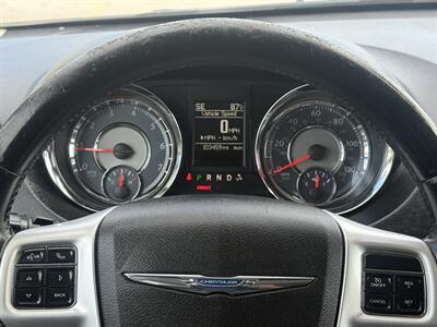 2015 Chrysler Town & Country Touring  7 PASSENGER COMFORT & STYLE! - Photo 18 - Honolulu, HI 96818