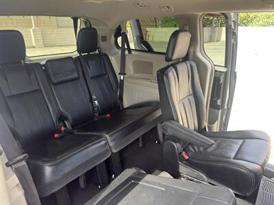2015 Chrysler Town & Country Touring  7 PASSENGER COMFORT & STYLE! - Photo 13 - Honolulu, HI 96818