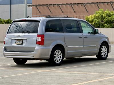 2015 Chrysler Town & Country Touring  7 PASSENGER COMFORT & STYLE! - Photo 6 - Honolulu, HI 96818
