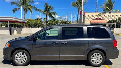 2019 Dodge Grand Caravan SE  7 PASSENGER  AFFORDABLE. LOW MILES! - Photo 2 - Honolulu, HI 96818