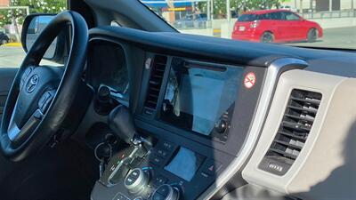 2016 Toyota Sienna LE 7-Passenger  RELIABLE & COMFORTABLE ! - Photo 11 - Honolulu, HI 96818