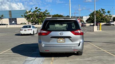 2016 Toyota Sienna LE 7-Passenger  RELIABLE & COMFORTABLE ! - Photo 6 - Honolulu, HI 96818