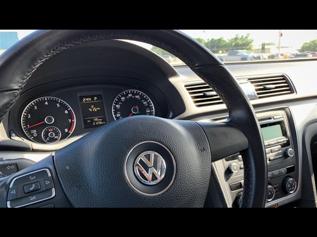 2015 Volkswagen Passat Wolfsburg Edition PZ photo