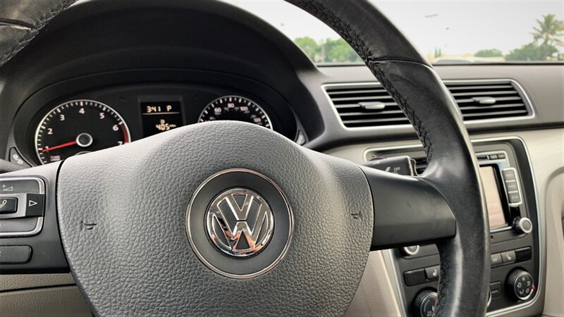 2015 Volkswagen Passat S PZEV photo