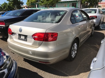2014 Volkswagen Jetta S  GOLDEN NUGGETT ! - Photo 3 - Honolulu, HI 96818