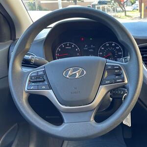 2020 Hyundai ACCENT SE  SPORTY GAS SAVER! - Photo 10 - Honolulu, HI 96818