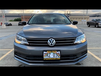2015 Volkswagen Jetta S  SPORTY DESIGN AWESOME RIDE  AFFORDABLE ! - Photo 2 - Honolulu, HI 96818