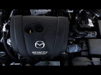 2015 Mazda Mazda3 i Sport   *WE FINANCE*  STYLE & BEAUTY  GAS SAVER! - Photo 13 - Honolulu, HI 96818