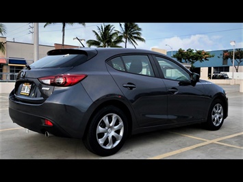2015 Mazda Mazda3 i Sport   *WE FINANCE*  STYLE & BEAUTY  GAS SAVER! - Photo 5 - Honolulu, HI 96818