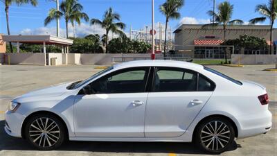 2016 Volkswagen Jetta 1.8T Sport PZEV  BEAUTIFUL AWESOME AFFORDABLE SPORT EDITION ! - Photo 2 - Honolulu, HI 96818